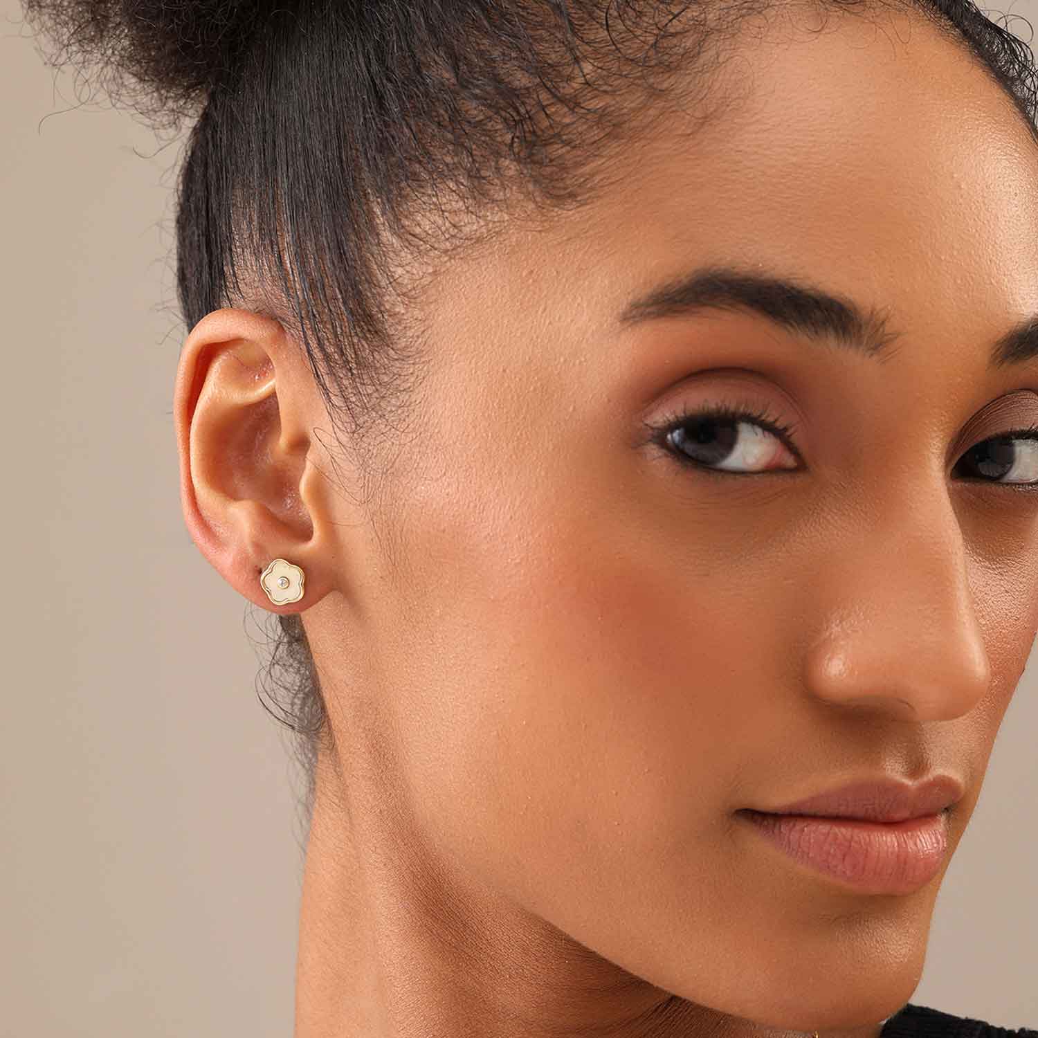 LeCalla 925 Sterling Silver 18K Gold-Plated Mother Of Pearl CZ Flower Stud Earring for Women Teen