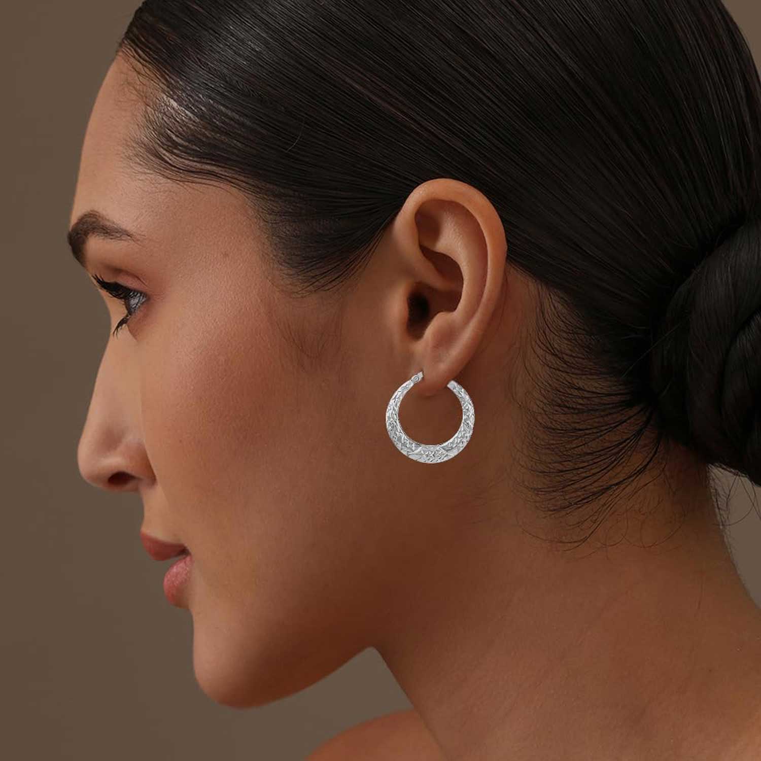 Diamond-Cut High Polish Hoop Earring for Women